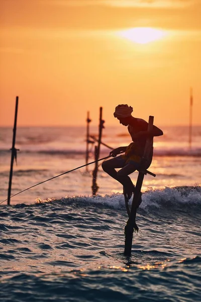 Silhouette Traditional Fisherman Traditional Stilt Fishing Galle Sri Lanka — Stock Photo, Image