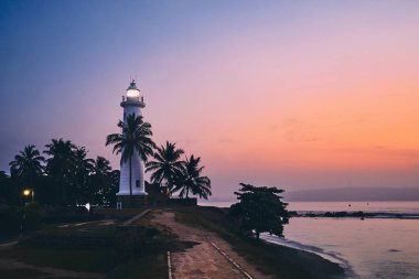 Galle kalede deniz feneri. Sri Lanka Old town adlı renkli gündoğumu. 
