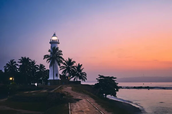 ゴールの砦の灯台 カラフルな日の出でスリランカの旧市街 — ストック写真