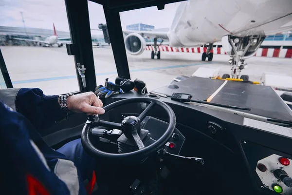 Preparation of airplane before flight — Stock Photo, Image