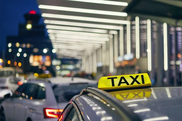 Belysning taxi tecken — Stockfoto
