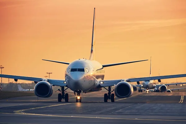 Traffico all'aeroporto occupato — Foto Stock