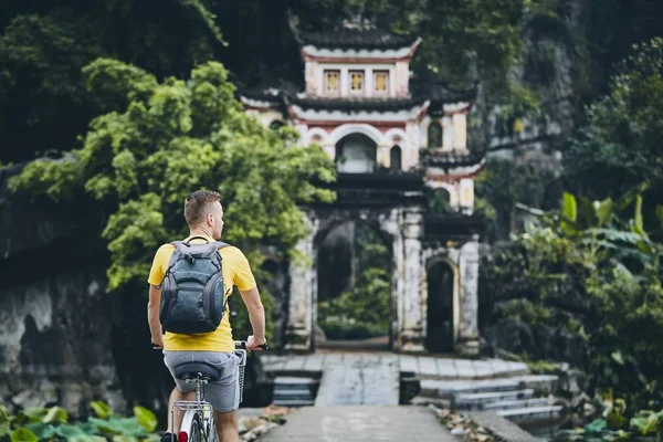 ベトナムで自転車で旅行 — ストック写真