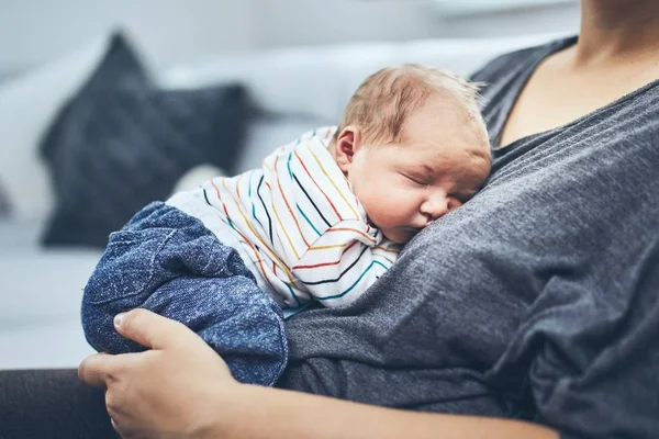 Madre con figlio appena nato — Foto Stock