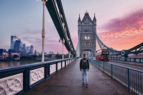 Londres au lever du soleil coloré — Photo