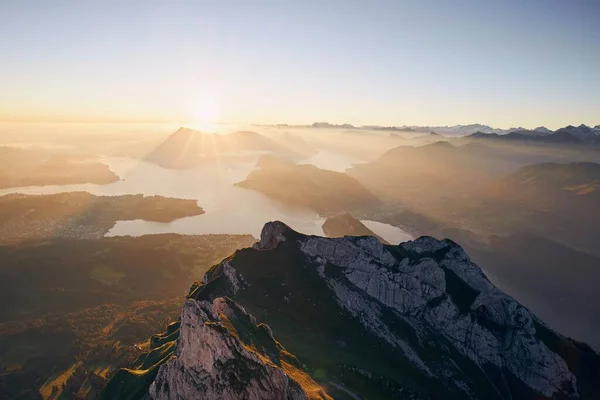Vue Panoramique Sur Lac Les Montagnes Contre Beau Lever Soleil — Photo