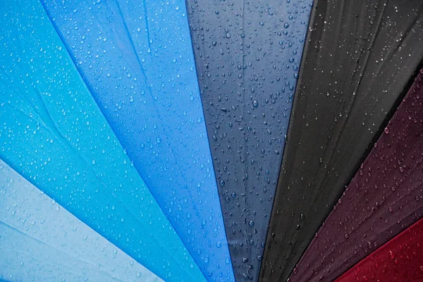 Gotas Água Guarda Chuva Colorido Após Chuva — Fotografia de Stock