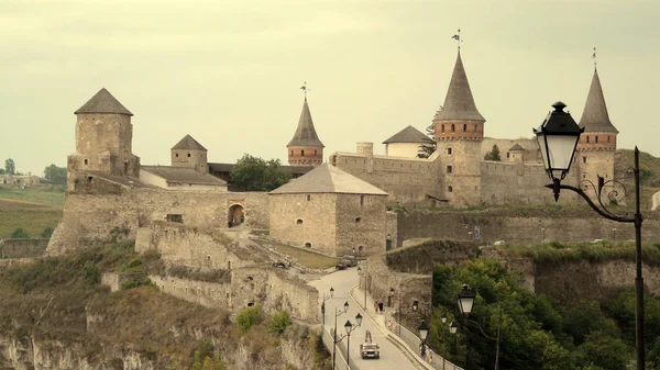 Kamianets-Cityscape, Ukrayna Podilskyi kale ve turistler
