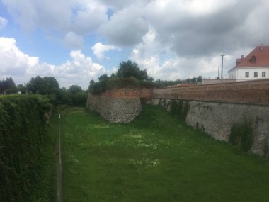 Ukrayna 'da dramatik bulutlar altında Kamianets-Podilskyi kale