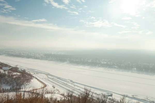 Ufa doğa manzara. Nehir beyaz