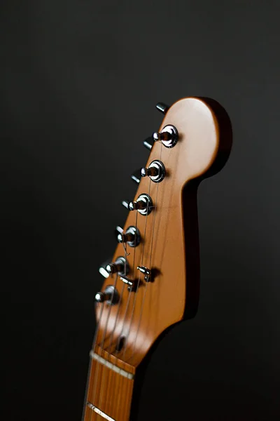 Headstock Guitarra Elétrica Clássica Seis Cordas Fundo Escuro — Fotografia de Stock