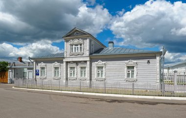 Kolomna, Rusya - 09 Haziran 2018: Kolomna Kremlin, tüccar-petrolcü Lvov, 19. yüzyıl, işareti gören manzarası