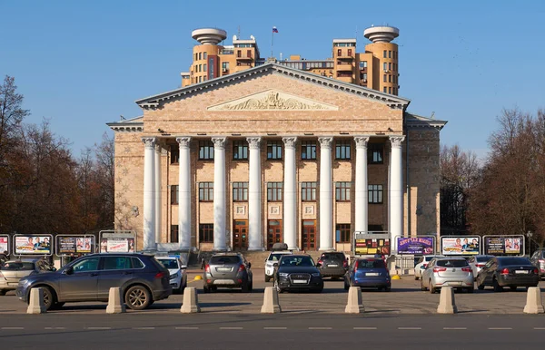 チュコフスキー市の文化宮殿 — ストック写真