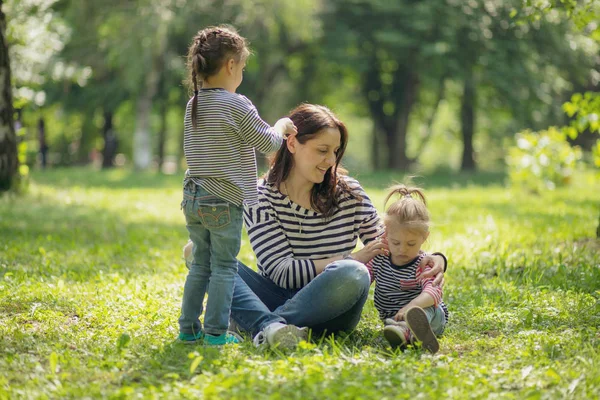 Mother Daughter Having Fun Playing Together Field — Stock Photo, Image