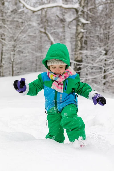 Niño Ropa Abrigo Jugando Nieve Vacaciones Vintero Diversión Aire Libre — Foto de Stock
