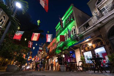 Rio de Janeiro, Brezilya - 20 Haziran 2018: ünlü Lavradio street Dünya Kupası 2018 sırasında ülke bayrakları ile dekore edilmiş.