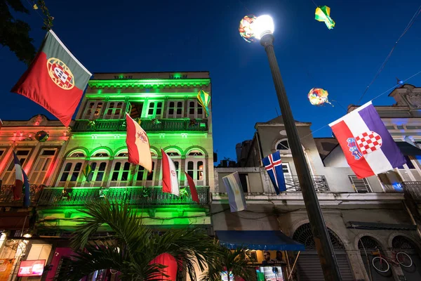 Rio de Janeiro, Brezilya - 20 Haziran 2018: ünlü Lavradio street Dünya Kupası 2018 sırasında ülke bayrakları ile dekore edilmiş.