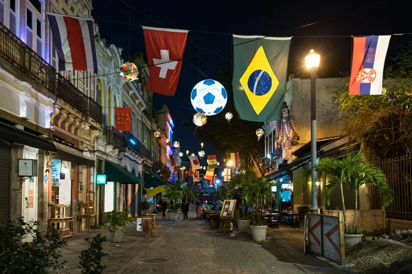 Rio de Janeiro, Brezilya - 20 Haziran 2018: ünlü Lavradio street Dünya Kupası 2018 sırasında ülke bayrakları ile dekore edilmiş.