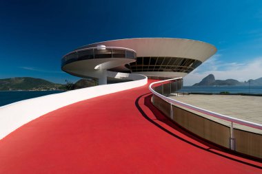 Niteroi, Rio de Janeiro / Brezilya - 31 Ekim 2018: Oscar Niemeyers Çağdaş Sanat Müzesi, modern mimarisinin şaheseri inşa 1996 yılında.