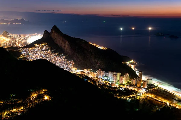 Vista Favela Rocinha Noite Com Distrito Ipanema Rio Janeiro Brasil — Fotografia de Stock