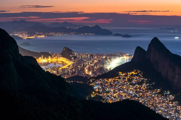Vista Favela Rocinha Por Noche Con Distrito Ipanema Río Janeiro —  Fotos de Stock