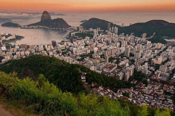 Vista Favela Rocinha Amanecer Con Distrito Ipanema Río Janeiro Brasil — Foto de Stock