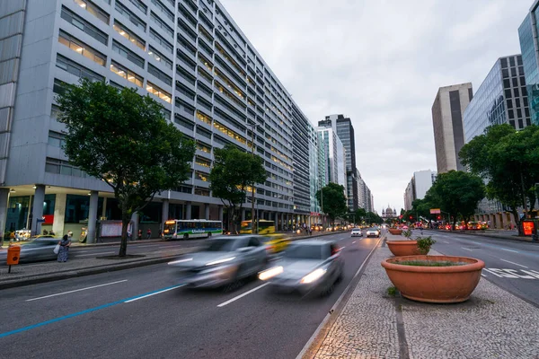 ジャネイロ ブラジル 2020年7月2日 ダウンタウンのプレジデンテ バルガス通りでの交通 そのため 街はほとんど空です — ストック写真