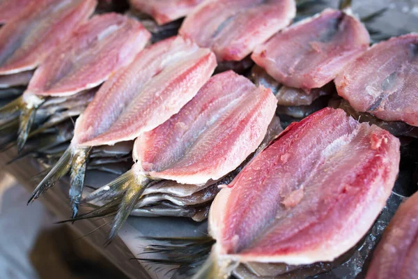 Sardine Fresche Pulite Aperte Mercato Del Pesce — Foto Stock