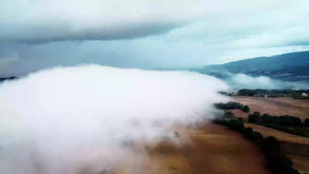 Ciel Nuageux Dessus Paysage Italien — стоковое видео