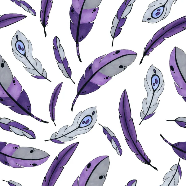 Пурпурные перья бесшовный рисунок. красочные перья птицы повторяющиеся фон для веб и печать цели — стоковое фото