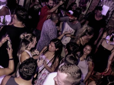 Dolunay parti, Koh Pha Ngan, Surat thani, Tayland, Thailand, Ocak, 2019 kutluyor insanlar