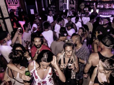 Dolunay parti, Koh Pha Ngan, Surat thani, Tayland, Thailand, Ocak, 2019 kutluyor insanlar