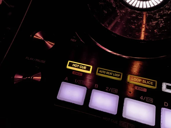  Dj, full Moon Party, Koh Pha Ngan, Surat thani, Tayland, Thailand, Ocak, 2019 kutluyor klübünde oynamaktadır