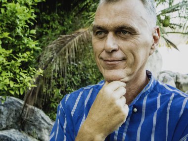 Paradise Beach Tayland emekli erkekler