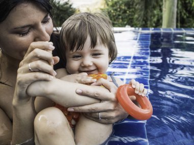 Anne zevk A yaz gün On Yüzme Havuzu ailesiyle, Koh Tao yaşam tarzı, Tayland