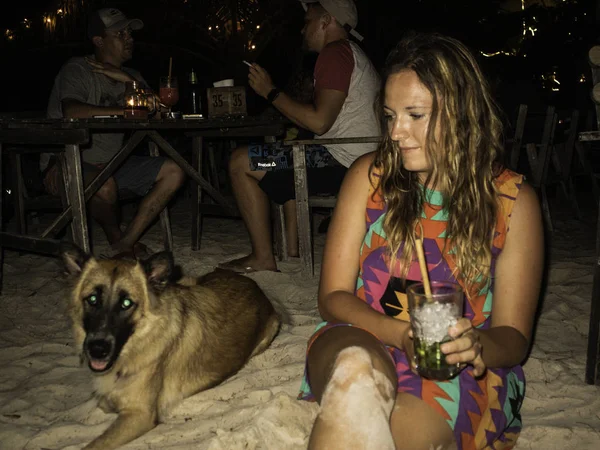 Friends Having Cocktails Summer Playing Beach Isla Mujeres Quintana Roo —  Fotos de Stock