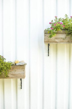 Sanat tezgah ve yaz aylarında çiçek 