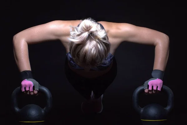 Sexy Blonde Dame Fait Séance Entraînement Avec Des Poids Images De Stock Libres De Droits