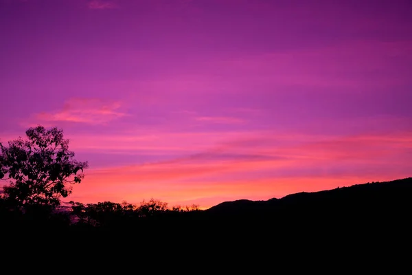Dağlar Güzel Renkli Gökyüzü Günbatımı — Stok fotoğraf