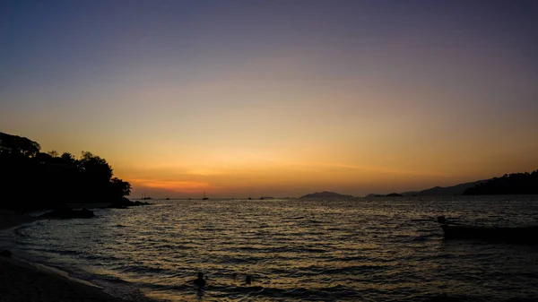 Silhouette Boat Sunset Summer Beach Landscape — Stock Photo, Image