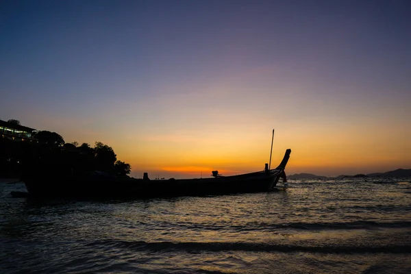 Silhouette Boat Sunset Summer Beach Landscape — Stock Photo, Image