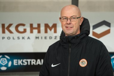 Lubin, Polonya - 22 Aralık 2018: Lehçe Loto Ekstraklasa maç maç Kghm Zaglebie Lubin - Cracovia 1:2 arasında. Ben van Dael Direktör Zaglebie.