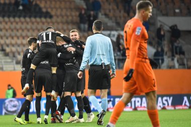 Lubin, Polonya - 22 Aralık 2018: Lehçe Loto Ekstraklasa maç maç Kghm Zaglebie Lubin - Cracovia 1:2 arasında. Cracovia takımının gol gol sonra.