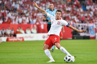 Poznan, Polonya - 8 Haziran 2018: Uluslararası futbol dostluk maçı: Polonya vs Şili 2:2. Eylem Robert Lewandowski.