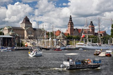 Szczecin, Polonya - 5 Ağustos 2017: Final uzun boylu gemi yarışları 2017 yılında deniz.