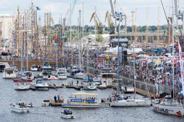 Szczecin, Polonya - 5 Ağustos 2017: Final uzun boylu gemi yarışları 2017 yılında deniz.