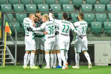 Wroclaw, Polonya - 30 Kasım 2018: Slask Wroclaw - Lechia Gdansk 0 Lehçe Loto Ekstraklasa maç maç: 2. Gol gol sonra Lechia ekibinin sevinç.