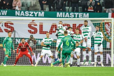 Wroclaw, Polonya - 30 Kasım 2018: Slask Wroclaw - Lechia Gdansk 0 Lehçe Loto Ekstraklasa maç maç: 2. Djordje Cotra sürgünler frikik.