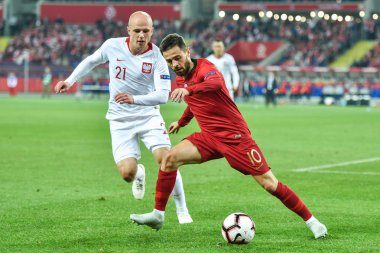 Chorzow, Polonya - 11 Ekim 2018: Futbol Milletler Ligi Lig A grubu 3 maç Polonya vs Portekiz 2:3. Resim Rafal Kurzawa (L) ve Bernardo Silva (R ').