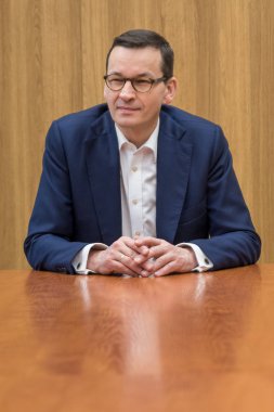 Sobin, Polonya - 31 Ocak 2019: Mateusz Morawiecki benim kurtarma ekipleri madendeki zor kurtarma işlemi sonra ziyaret sırasında hükümet Başbakanı.